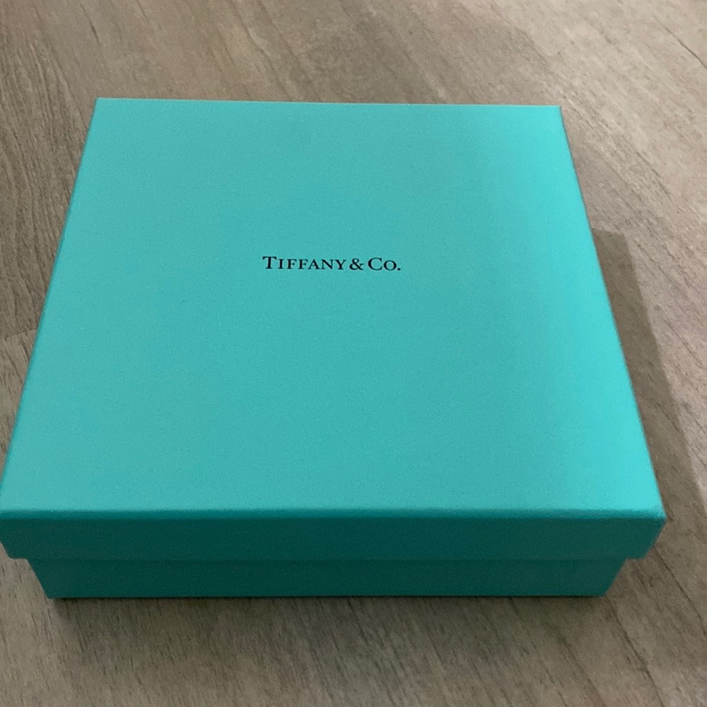 Like new authentic Tiffany&co 5.5”x5.5”x2” box